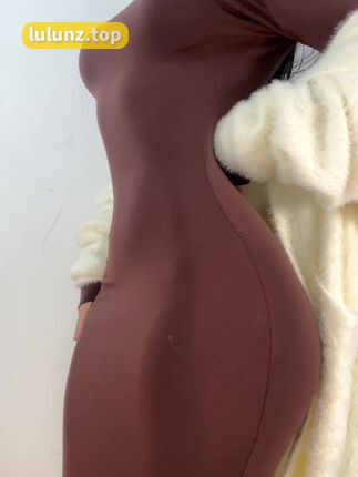 俏妞qiaoniuTT微密圈作品资源展现，翘臀成为粉丝追捧焦点！