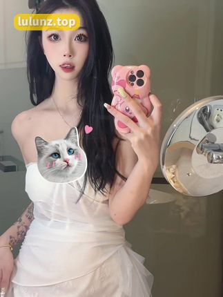 抖音网红不要说我很漂亮(云朵儿的圈子)微密圈作品，完美曲线和清新颜值让人心动