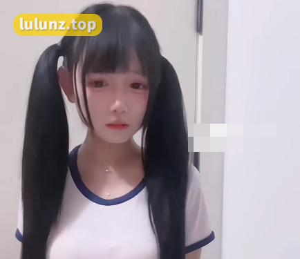 抖音网红池小苡微密圈精选作品图片，年纪感觉好小呀！