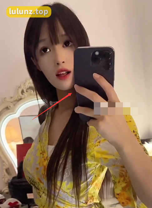 抖音无敌暴龙战神肖雅婷微密圈付费资源，手机变形了！