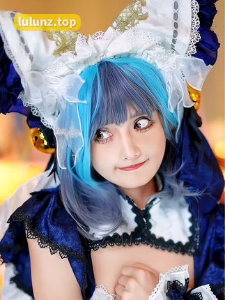 抖音网红古阿扎是猪微密圈作品展示，表演中白罩脱落成亮点