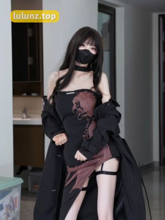 鹿八岁微密圈作品图集资源，令人沉浸的动漫艺术才华与构图水平