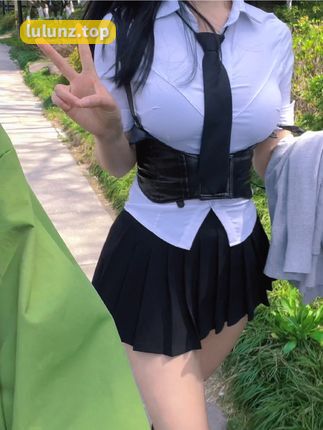 麻辣奶兔碎花旗袍微密圈作品资源，令人惊艳的碎花旗袍微密圈美照