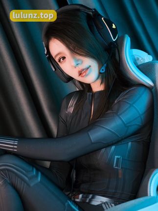 探索时尚界的璀璨明星，脸红八酱微密圈作品带你领略穿搭的艺术