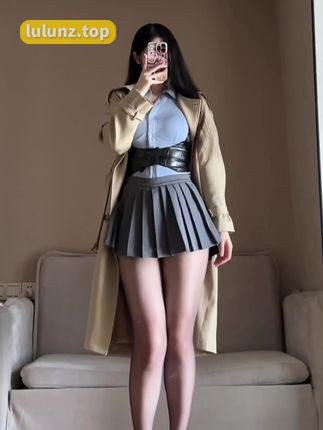 麻辣兔头baby微密圈作品时尚焦点，性感长腿自信态度成就真正微胖女孩