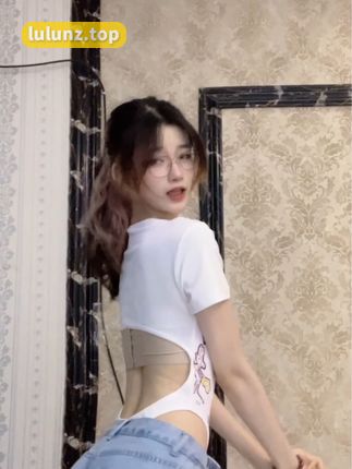 哈哈哈嘿嘿微密圈作品展现，魅力与风采妩媚反差