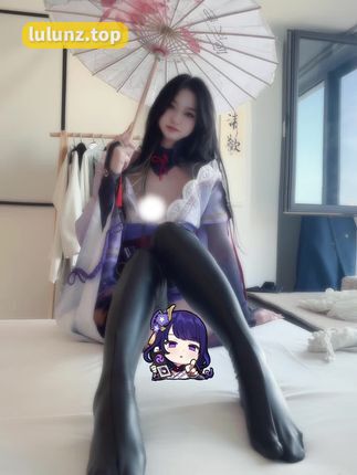 抖音网红不要说我很漂亮(云朵儿的圈子)微密圈作品，完美曲线和清新颜值让人心动