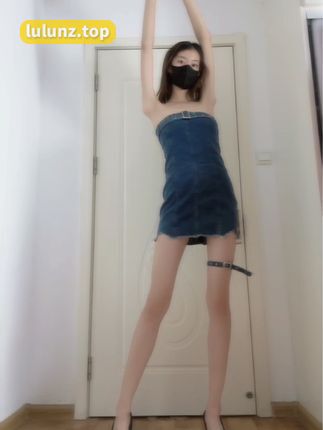 微密圈模特不爱穿shoes作品展示，热议原因及背后的时尚趋势解读