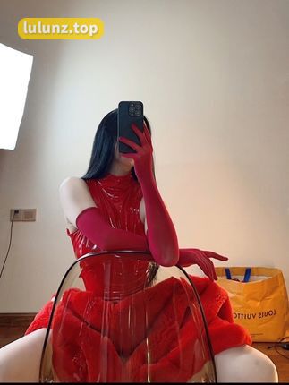 俏妞qiaoniuTT微密圈订阅系列中的性感舞者，作品资源展现多面魅力套图和视频