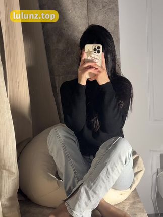 mini苑苑微密圈作品资源展示韵味和文雅，独特发饰点缀成美丽的代表