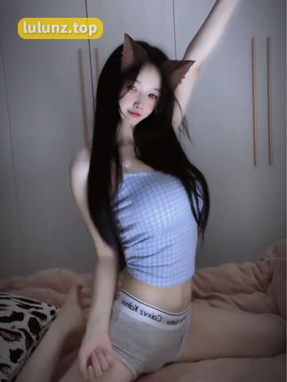 抖音网红9宝颜值美图，觅圈资源吸引众粉丝关注魅力瞬间