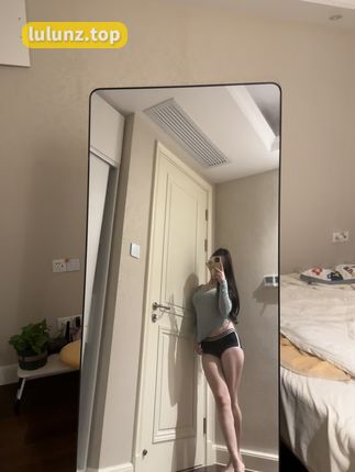 四川辣妹UU宝的微密圈作品图片，展现时尚品味和生活态度