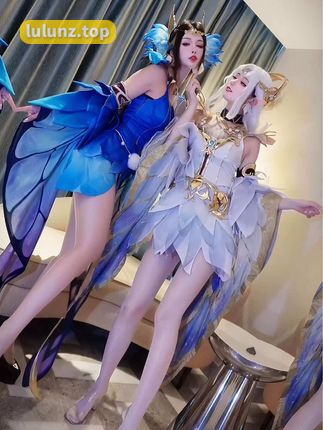 飞天小喵警微密圈作品资源美照，精致妆容与苗条身材尽显魅力