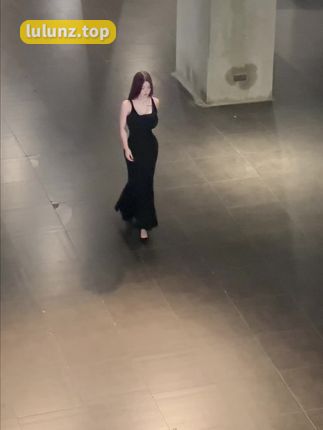 抖音网红杉杉火辣身材曝光，微密圈作品超辣照片大揭秘