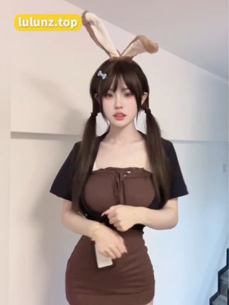 乔富贵微密圈作品资源性感白色连衣裙惊艳，亮相颜值备受赞美