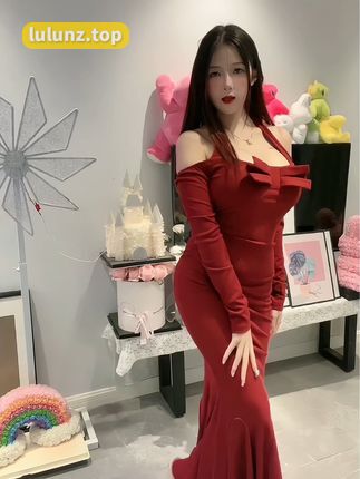 抖音脑婆睡醒啦微密圈资源照片赏析，魅力与夏日度假风穿搭