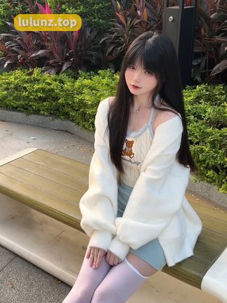 落英酱耶微密圈作品秋日黄昏主题，展现超脱世俗的美丽