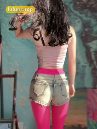 白日做梦微密圈作品资源揭秘独特穿搭风格,性感时尚引爆粉丝狂热