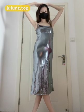 微密圈模特不爱穿shoes作品展示，热议原因及背后的时尚趋势解读