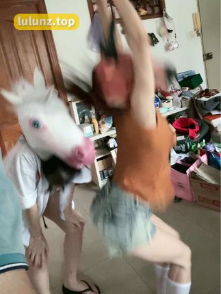 vc/vickyyyiii微密圈作品中的神秘魅力,都市森林中的时尚使者