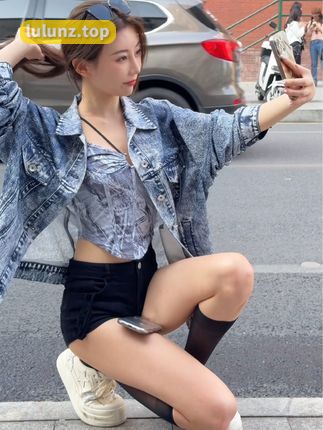 抖音美酱Nami微密圈嘉宾作品资源，从深红色绸缎长裙到都市街头穿搭