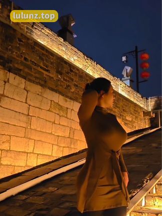 抖音女神水蜜桃米米微密圈作品图集，身材颜值双优让宅男心动无法抗拒