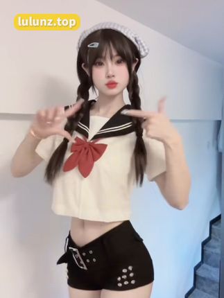 乔富贵微密圈作品资源性感白色连衣裙惊艳，亮相颜值备受赞美