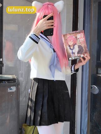 不吃瑜丸啊抖音微密圈作品穿搭大比拼，谁更吸睛