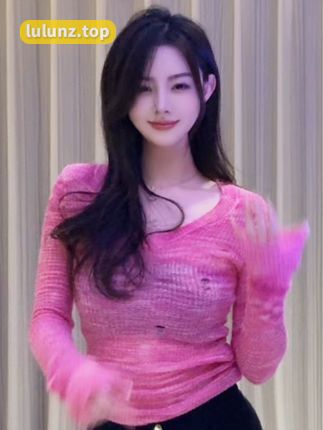 微博奶团奶团微密圈作品颜值身材完美结合，抖音保护小团引发追捧狂潮