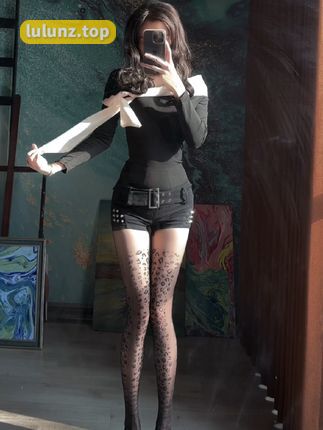 白日做梦微密圈作品资源揭秘独特穿搭风格,性感时尚引爆粉丝狂热