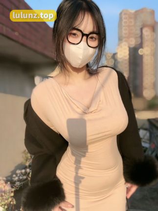 抖音明星肉巴微密圈作品资源，可爱形象与火辣身材满满魅力