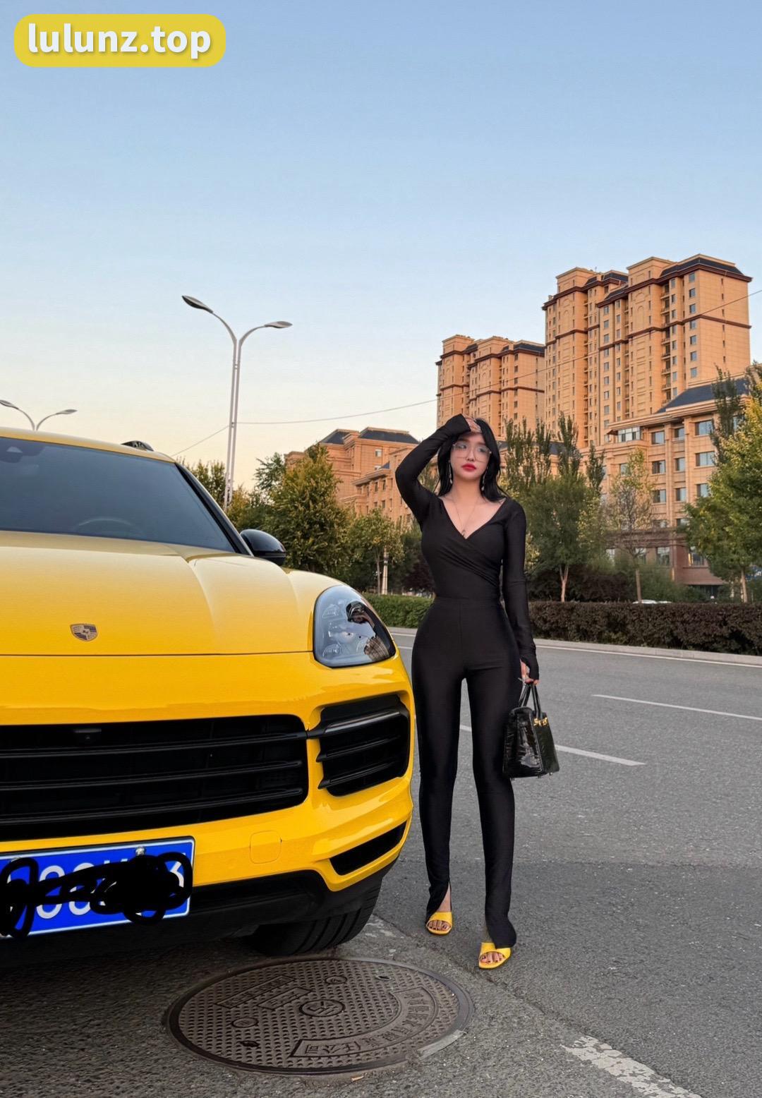 张鑫baby微密圈套图和视频合集，展现独特魅力和绝佳演技