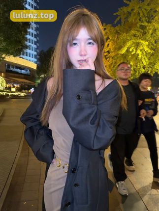 抖音博主脸红八酱微密圈作品,完美身材惊艳众人