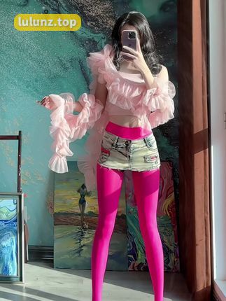 白日做梦微密圈作品资源揭秘独特穿搭风格,性感时尚引爆粉丝狂热