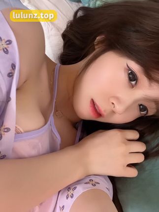 七七仙儿微密圈作品图资源欣赏，春风少女青春活力