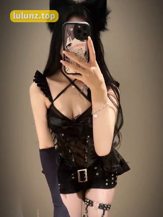 陈不凡超甜微密圈作品展示，迷人颜值与令人赞叹的身材