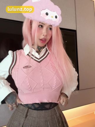 高乔尤美微密圈作品资源，清新自然的舞姿备受关注