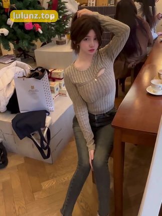 奔跑的晶骡儿微密圈作品资源，展现令人叹为观止的身材颜值