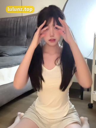 一匹狼微密圈作品资源创意夺目，颜值身材双双引爆关注