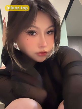 歪歪酱觅圈最新作品《夺命护士装》资源，展现护士的温柔与坚强