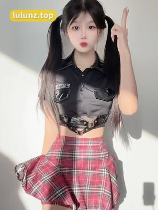 网红萱福晋觅圈资源作品合集,复古与简约的时尚碰撞