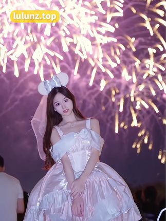 抖音小萌子微密圈最新作品资源情趣内衣展示，时尚与性感的完美融合