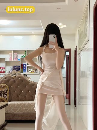 热乎乎的奶茶微密圈作品，展现魅力服装搭配与自然交融