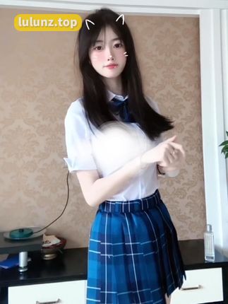 抖音颉颉与猫微密圈作品展示，完美身材与迷人颜值的时尚