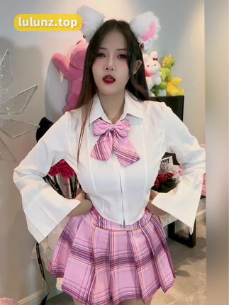 脑婆睡醒啦微博日常更新，了解她的每一天