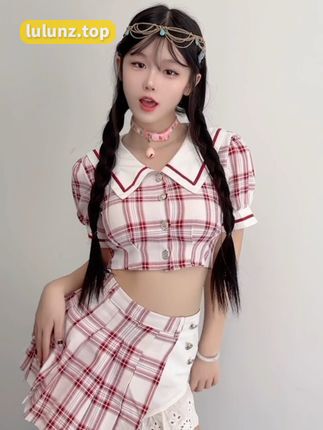 网红萱福晋觅圈资源作品合集，复古与简约的时尚碰撞