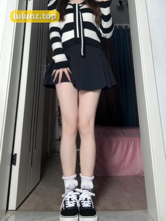 小九饱饱觅圈/微密圈作品穿搭淡粉色连衣裙，浪漫风情惊艳全场