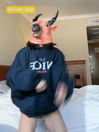 vc/vickyyyiii微密圈作品中的神秘魅力,都市森林中的时尚使者