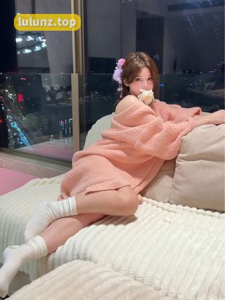 奔跑的晶骡儿微密圈作品资源，展现令人叹为观止的身材颜值