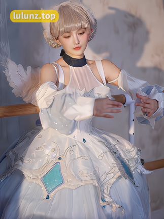 抖音网红古阿扎是猪微密圈作品展示，表演中白罩脱落成亮点